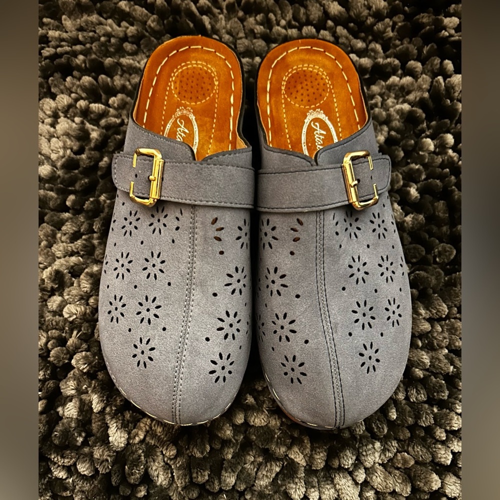 Brand New Atalinas Faux Leather Clogs/Mules/Shoes Size 8
